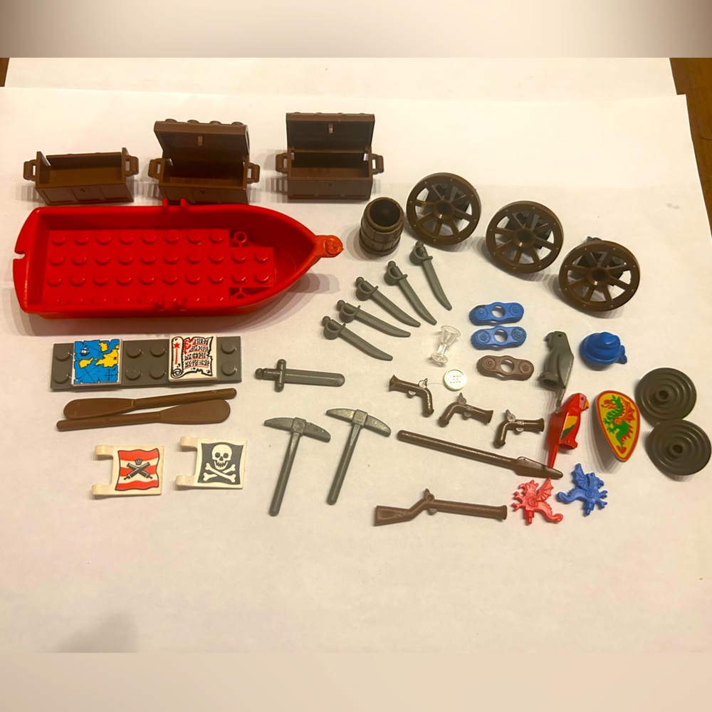 Vintage LEGO Pirates accessories
